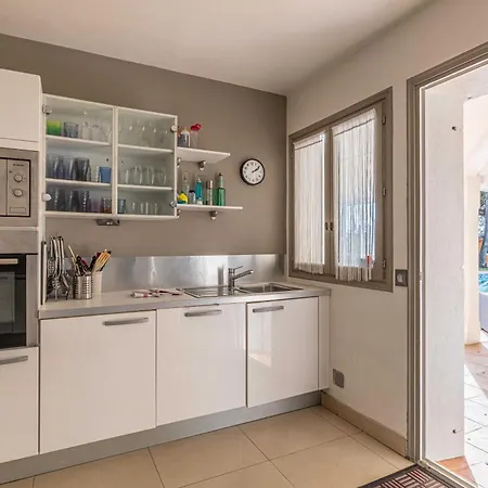 Luxurious Private 6-bed With Pool *