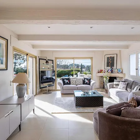 Luxurious Private 6-bed With Pool *